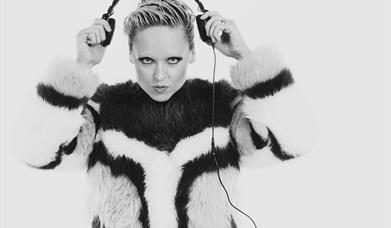 DJ mariann