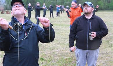 LÆRERIKT: Våre intstruktører har lang fartstid som fluefiskere.