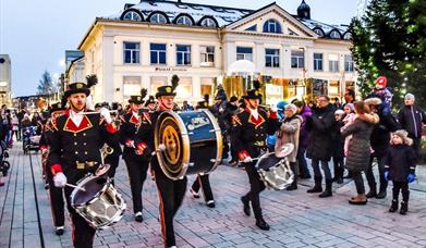 Musikk og julegrantenning Strømsø