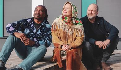 Sidiki Camara+Øyonn Groven Myhren+Olav Torget = Tíle