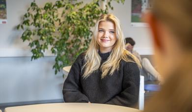 elev på akademiet vgs ypsilon i studietid på skolen.
