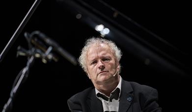 Wolfgang Plagge besøker Musikkens Venner Eiker.