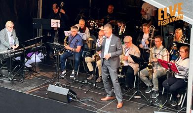 Storbandkonserter med dans