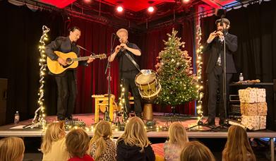 Juleavslutning med Trio Oro