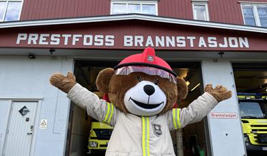 Bjørnis kommer til Prestfoss brannstasjon!