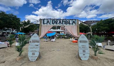 Portalen foran La Drambla