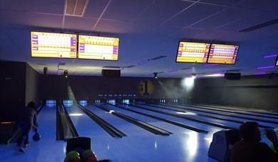 Bowling 1, bowling, gruppeaktivitet, bursdagspakke, familiepakke, bedriftsarrangement