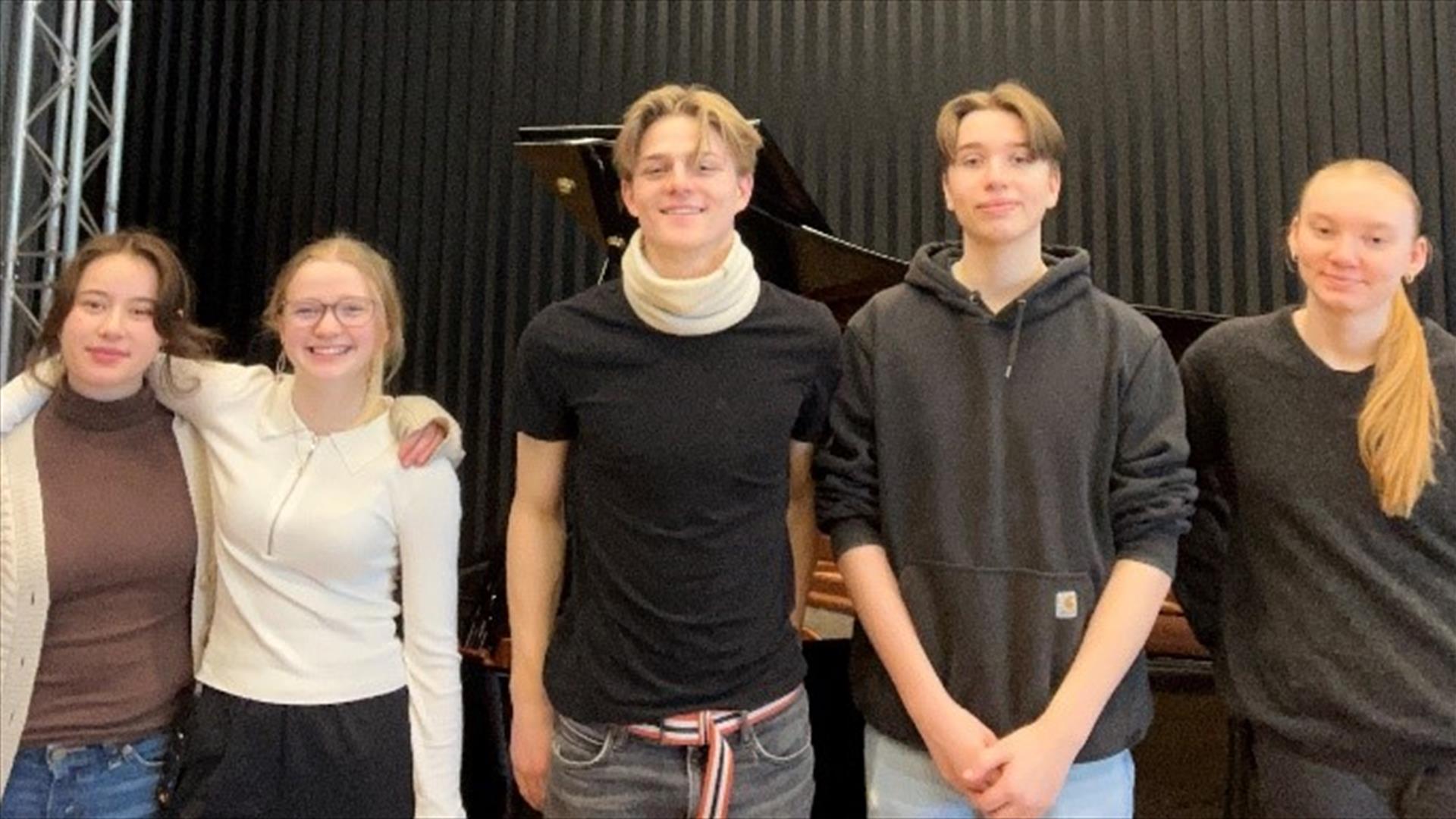 Elever fra St. Hallvard videregående skole