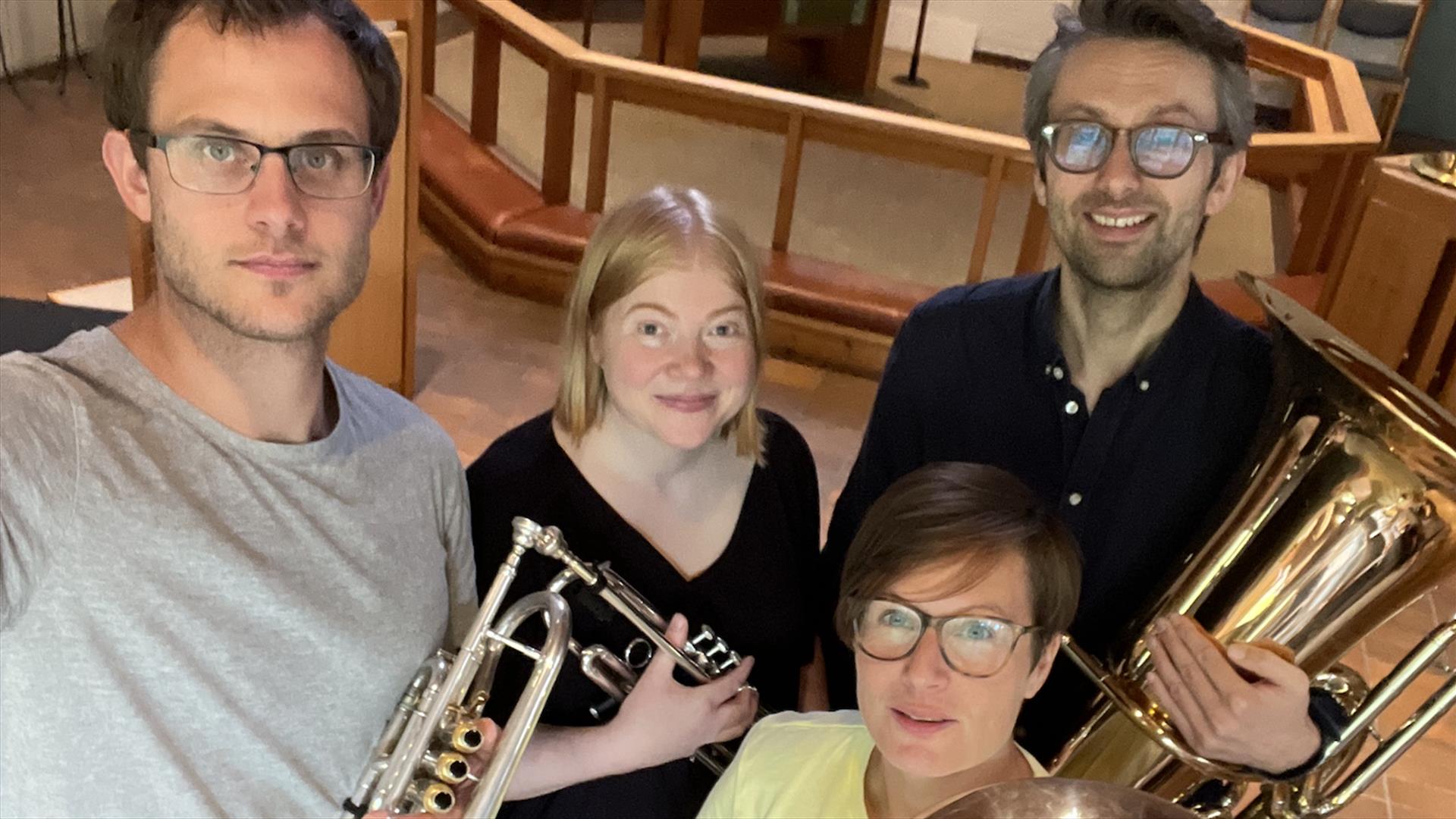 Elvebyen messingkvartett (Kristoffer Kregnes: trompet, Mari Bermingrud: trompet, Bente Illevold: eufonium, Knut Elias Barstad: tuba)