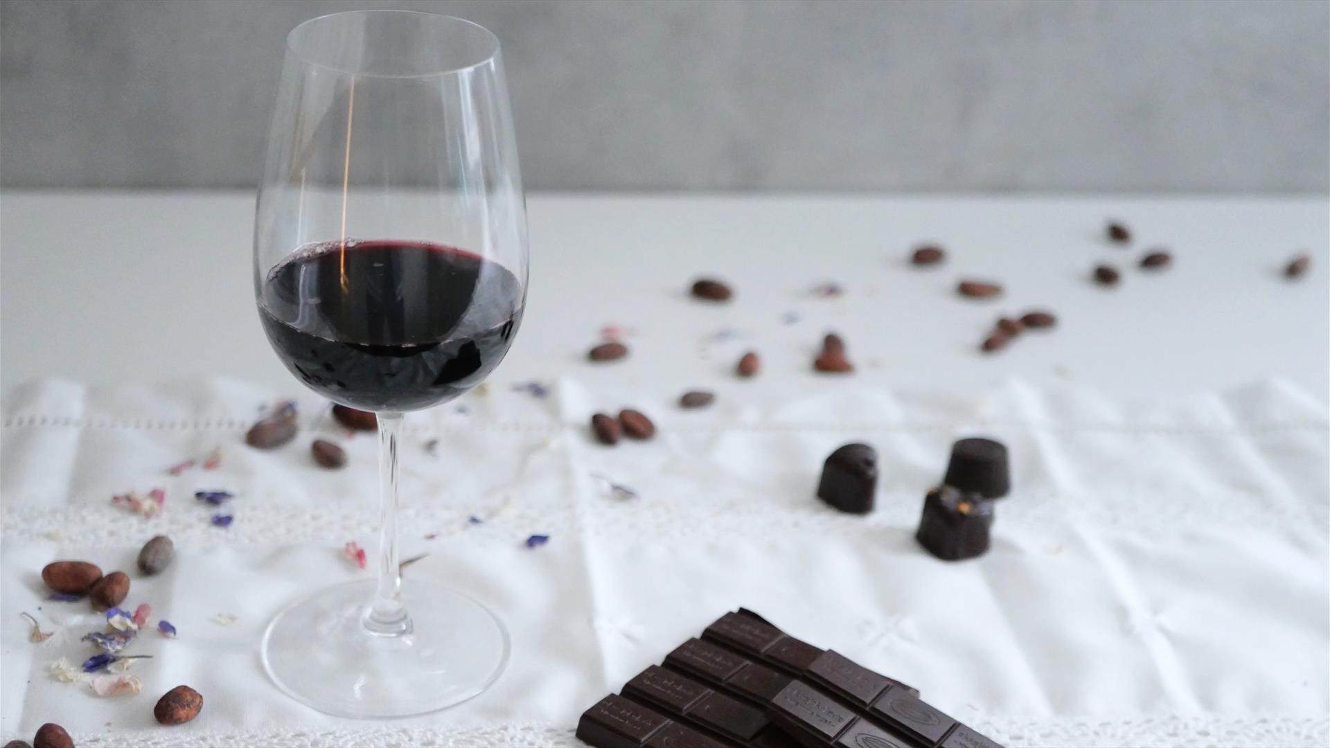 Sjokolade og vin på Criollo Sjokoladebar
