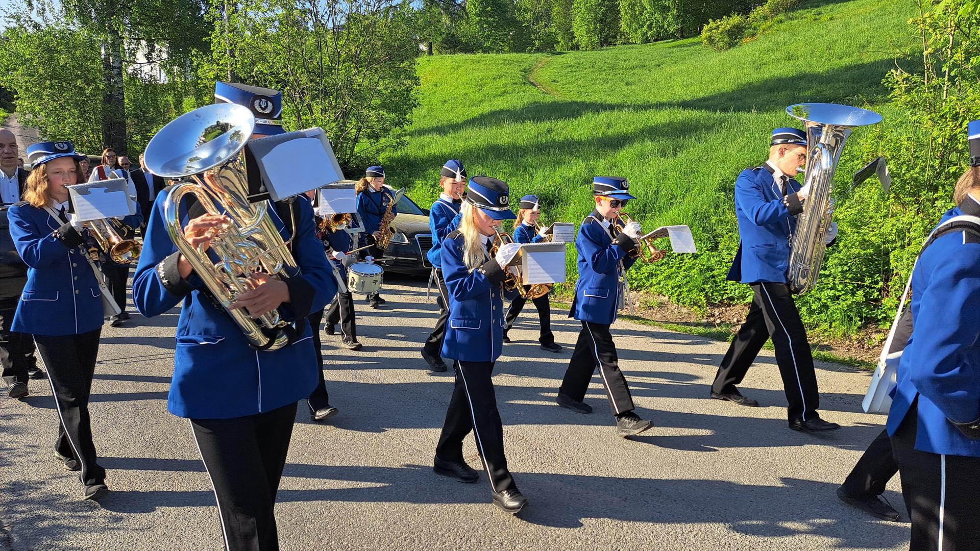 Danvik skolekorps 17.mai 2024. Lykkelig uvitende om forslag til nedleggelse.
