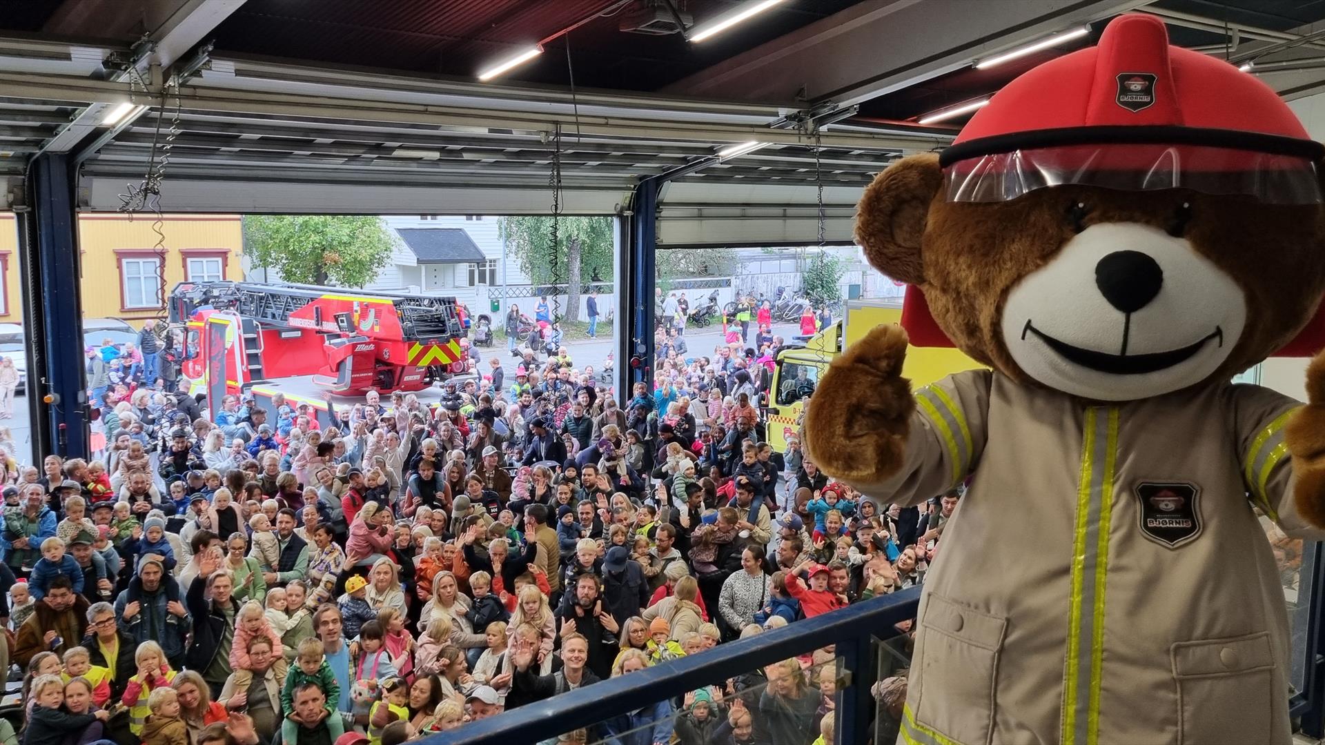 Brannvesenet inviterer til åpen dag ved brannstasjonen i Drammen!