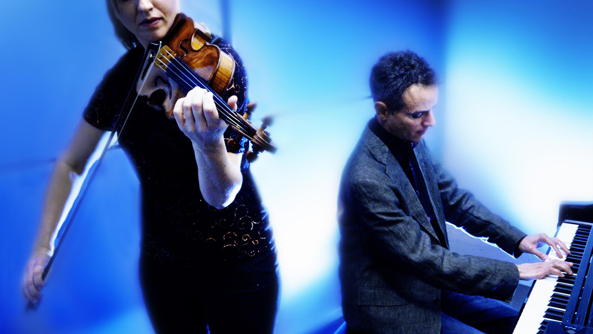 Fiolinist Birgitte Stærnes og pianist Helge Kjekshus inviterer til Musikkens Venner Eikers tradisjonsrike nyttårskonsert.