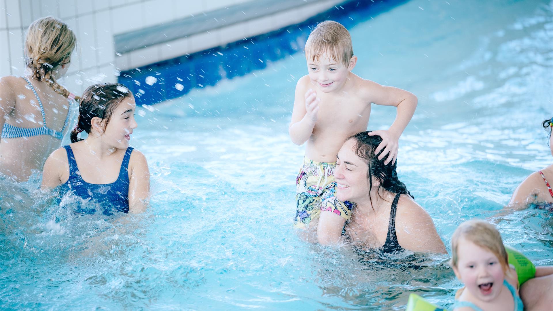 Happy Friday hos Drammensbadet!