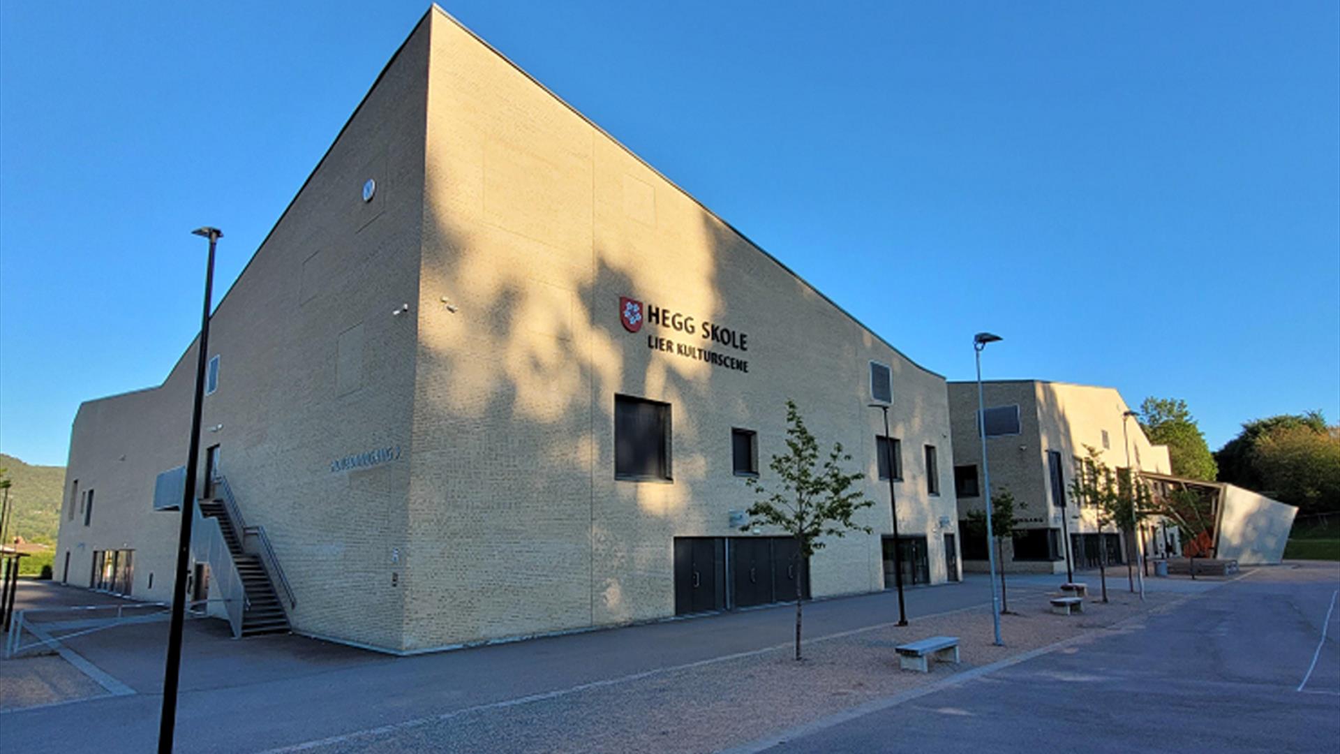 Hegg skole, Lierbyen