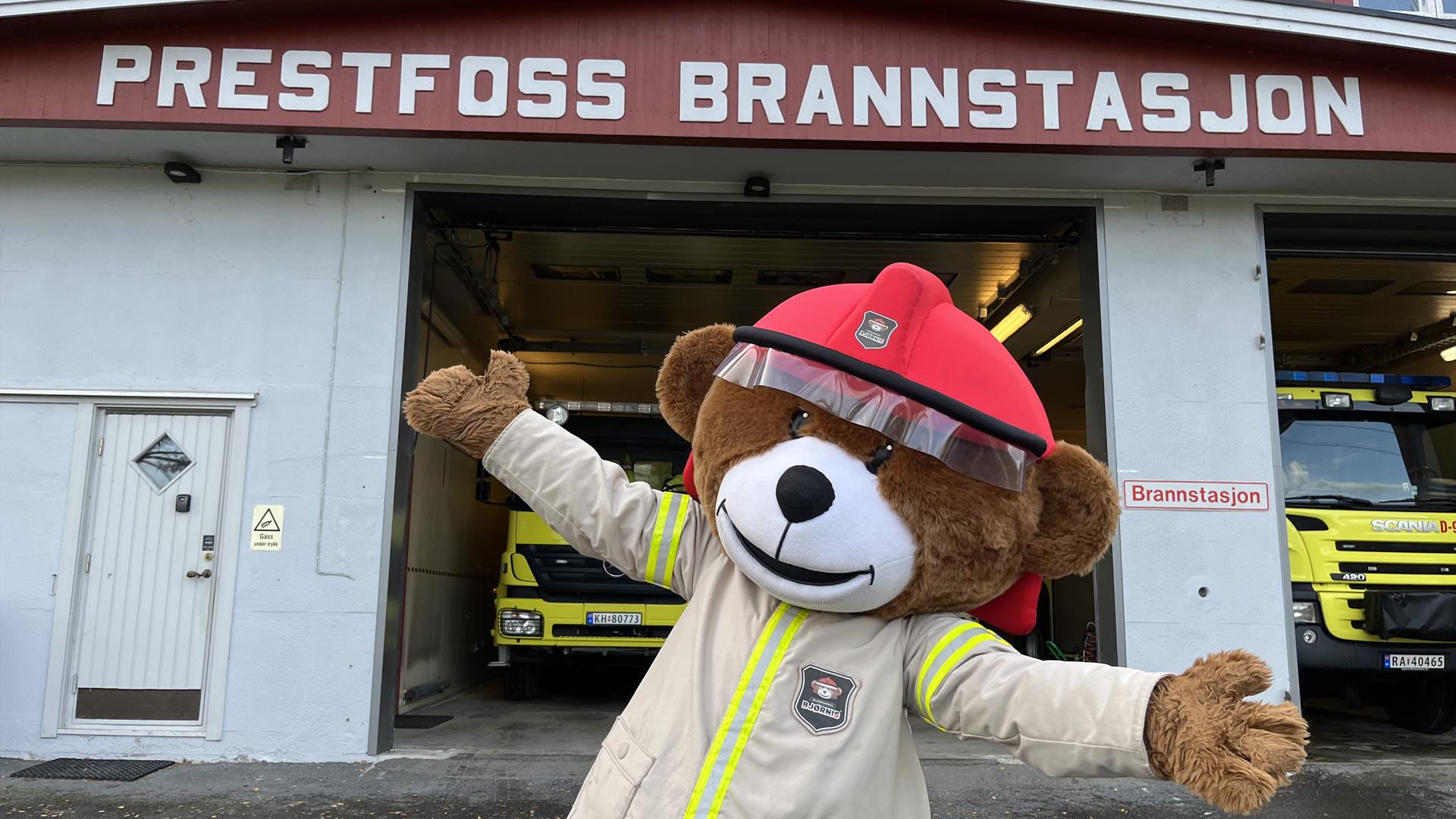 Bjørnis kommer til Prestfoss brannstasjon!