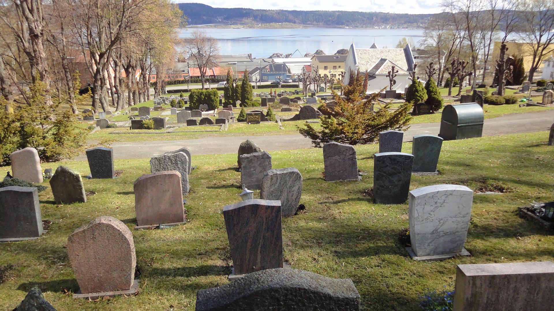 Tangen kirkegård