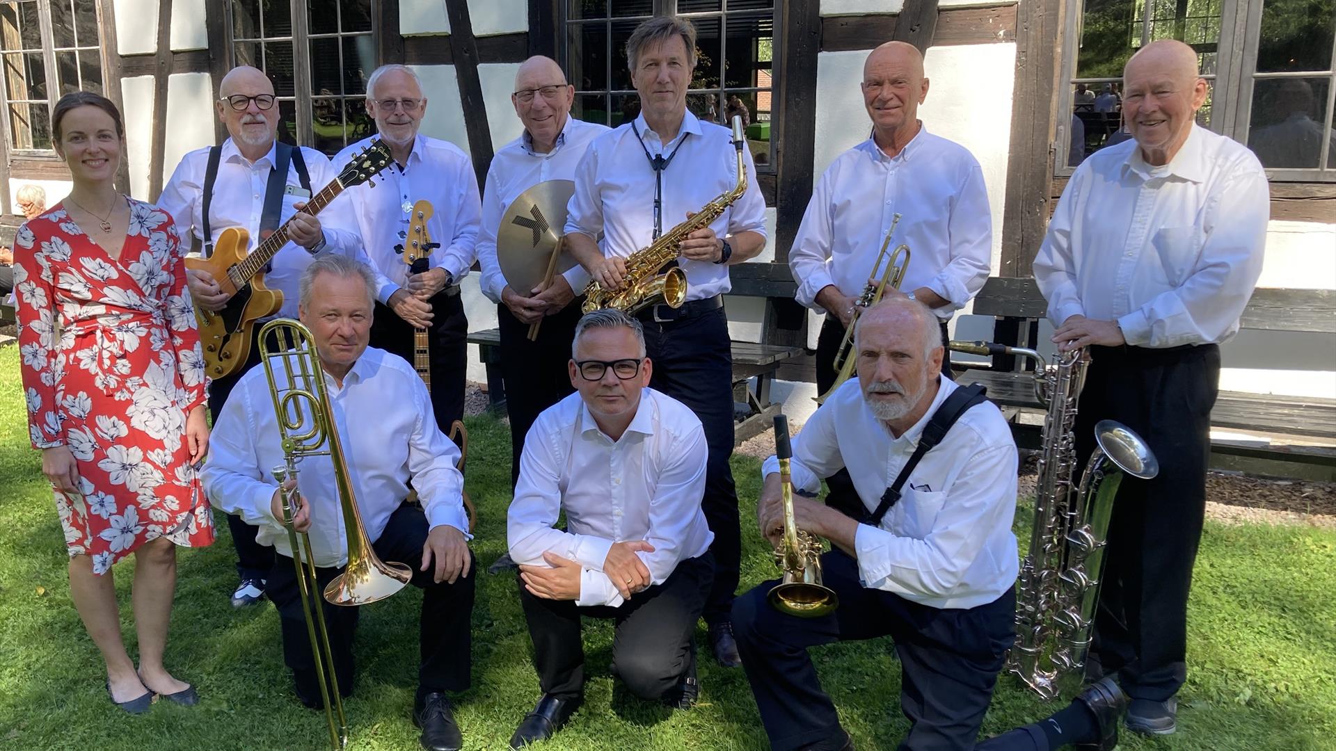 Memories Swingband spiller lett underholdningsmusikk i dag.