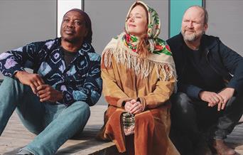 Sidiki Camara+Øyonn Groven Myhren+Olav Torget = Tíle