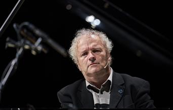 Wolfgang Plagge besøker Musikkens Venner Eiker.