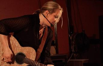 Pernille Sjølett