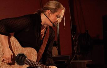 Pernille Sjølett
