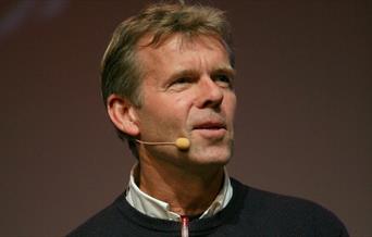 Per Arne Dahl, prest og forfatter