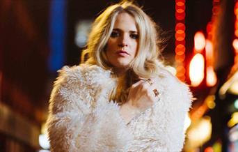 Elles Bailey (UK)