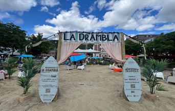 Portalen foran La Drambla