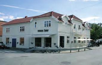 Onkel Thor, Vestfossen - Historietimens faste scene
