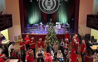 Velkommen til juletrefest