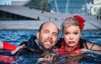 Jan Gunnar Sørbø og Eir Inderhaug byr på operagalskap.