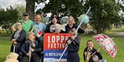 Loppekomiteen med et utvalg lopper