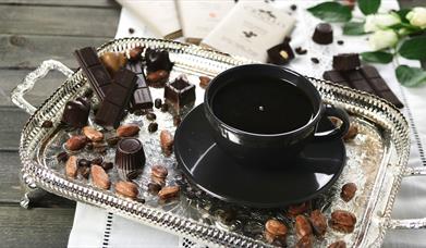 Sjokolade fra Criollobar og kaffe fra Den Gyldne Bønne