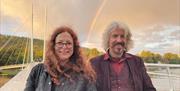 Våre gjester Mark Wallis og Stephanie Selmayr ankom Drammen under dobbel regnbue, her på Ypsilon!