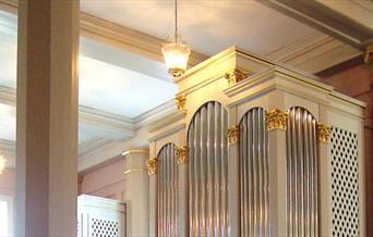 Orgelet i Strømsø kirke.